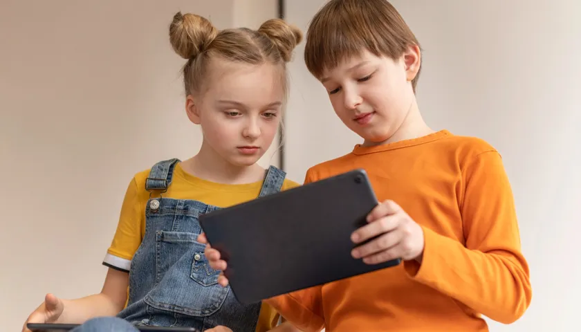 Jak chronić się w Internecie? Bezpieczeństwo dzieci w sieci [2025]